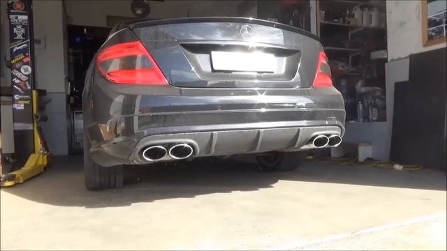 Mercedes W204 C350 V6 Sound Revs Drive By