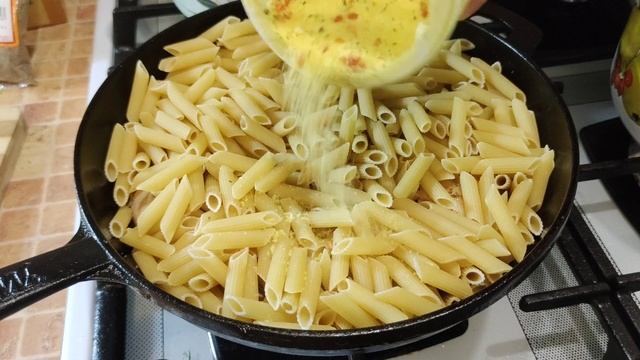 "Куриная голень с макаронами" рецепт от кулинара в деревне смотреть онлайн