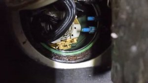 Opel Signum замена погружного насоса в баке. Снятие заднего сидения.