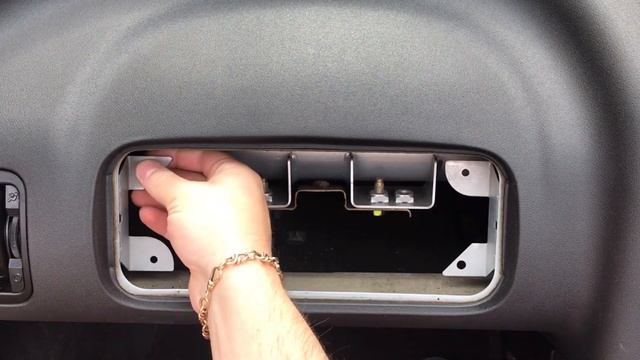 MG TF | Fitting a dash pocket - How To смотреть онлайн