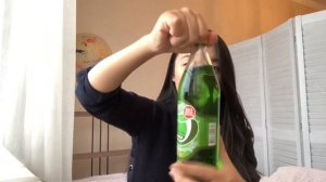 Странные русские напитки   ТАРХУН．КЕФИР   俄國飲料開箱！綠色飲料？誤食過期俄式優酪乳?