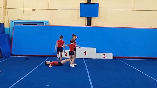 Спортивная акробатика. Четверка, 1 юношеский разряд смотреть онлайн