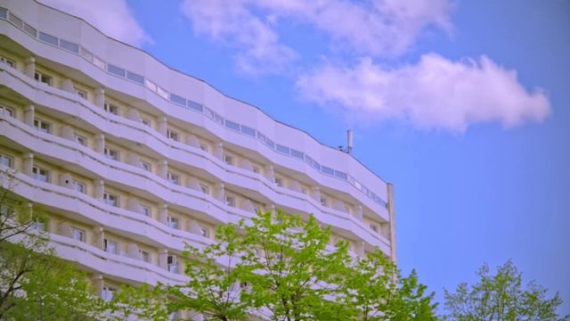Sigma fp + Fujinon 75mm/1.8. Апрель Краснодар 2023 смотреть онлайн