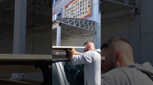 КАК ПЕРЕВЕСТИ ЛИСТ ФАНЕРЫ 152/152 НА БАГАЖНИКЕ ЛЕГКОВОЙ МАШИНЫ,чтоб он не улетел.