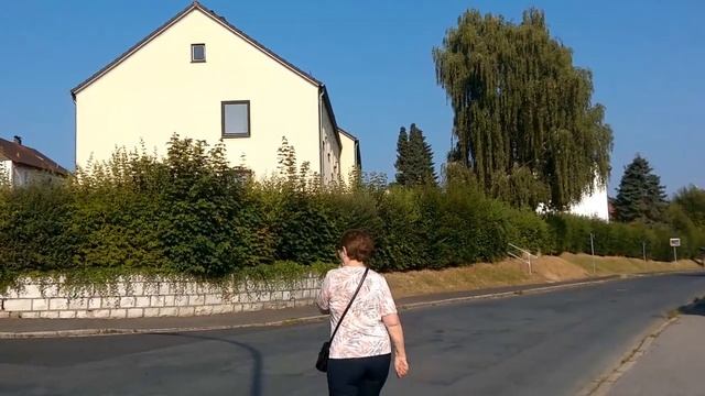 стихи: У женщины нет возраста по жизни. (Моя жена всегда душою молода). Виталия Роменская. смотреть онлайн