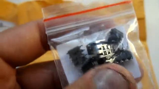 очередная посылка от Алиэкспресс, микросхемы NE555 смотреть онлайн