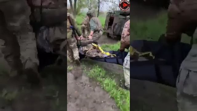 ??⚔?? Неудачное наступление: Французские наемники после боя с армией России эвакуируют раненых б смотреть онлайн