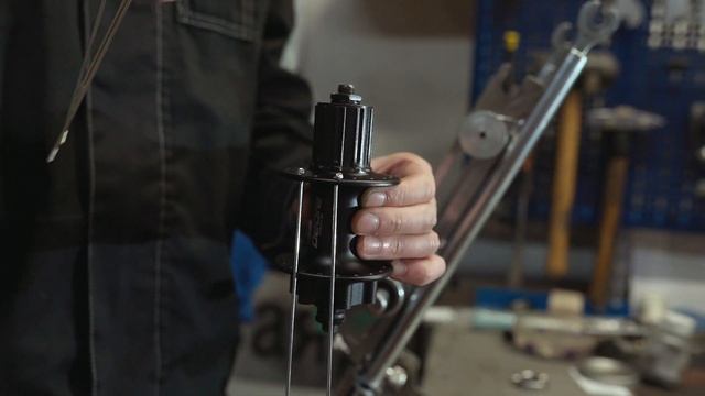 B-Roll | Cinematic video | Bicycle repair service center смотреть онлайн