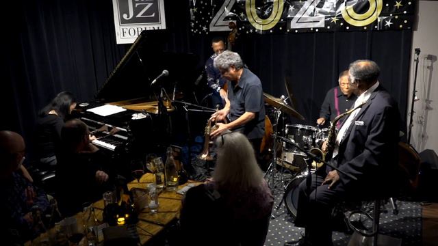 Triste (Antônio Carlos Jobim) • Performed by Mark Morganelli & The Jazz Forum All-Stars смотреть онлайн