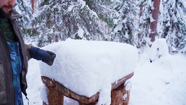 ЛЕСНАЯ ХИЖИНА В ЗИМНЕМ ЛЕСУ | ПЕЛЬМЕНИ НА КОСТРЕ | ДУШЕВНЫЙ ОТДЫХ У КОСТРА смотреть онлайн
