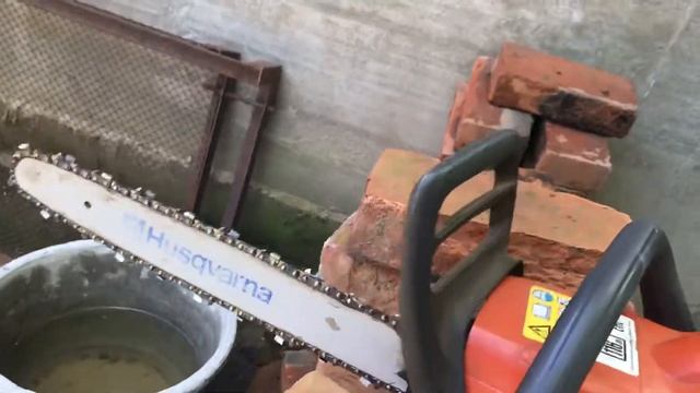 Husqvarna 120 и 240 плавают обороты на бензопиле #Легендарная #Хускварна смотреть онлайн