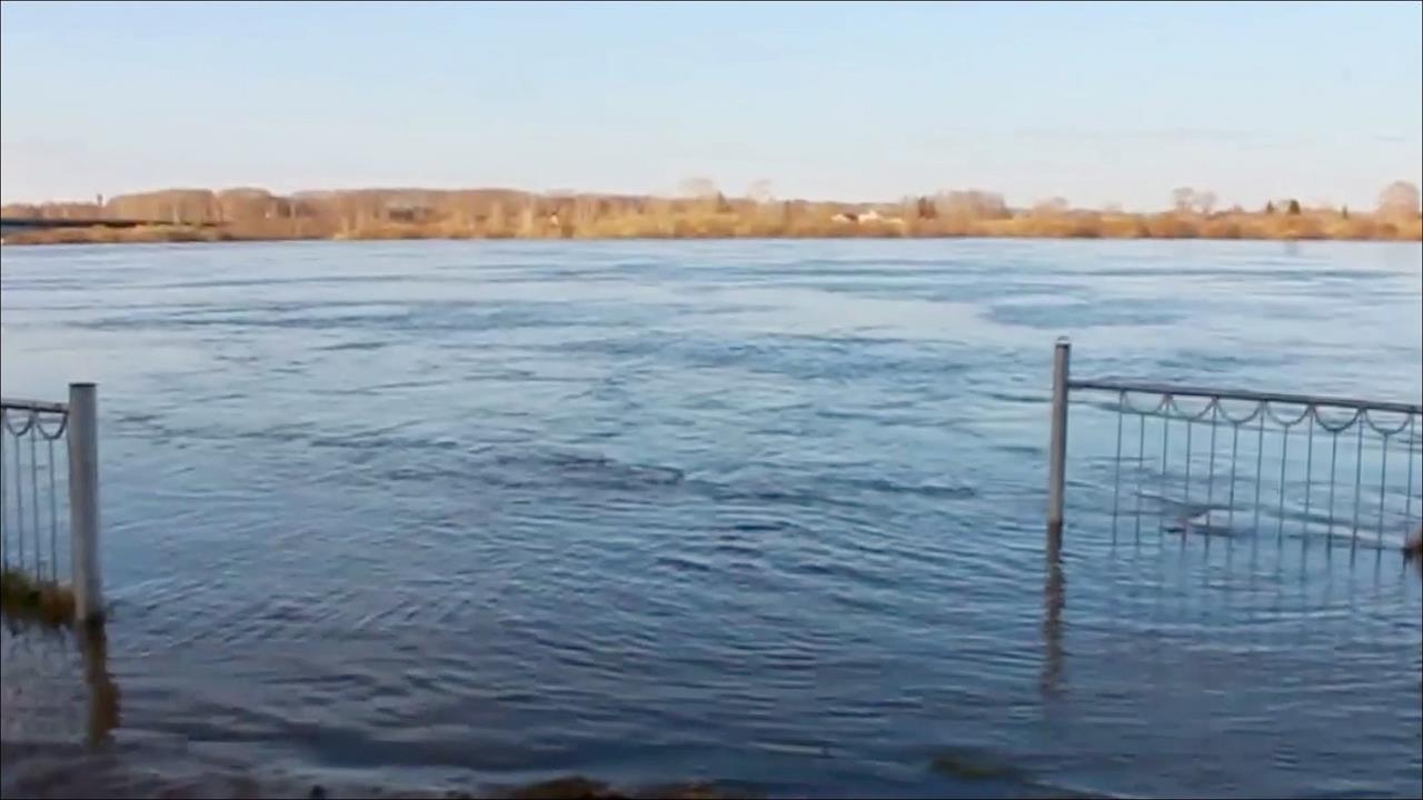 Необычно ранний паводок начался сразу в нескольких регионах России