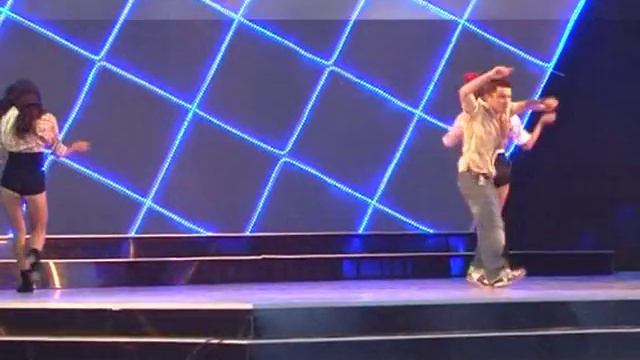 тип лохонулся на сцене билану до такой лажи далеко.mpg смотреть онлайн
