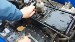 Трактор Jinma 244E уровень масла в коробке