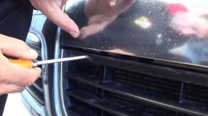 VW Jetta A5 MK5 Golf MK5 Grille  Grill Removal and Replacement  How to replace bumper grille