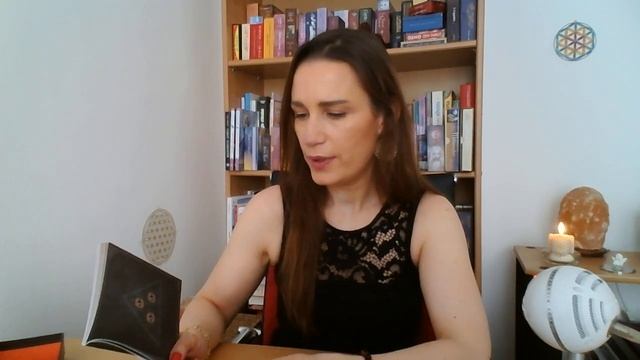 "L'Oracle de la sorcière noire et des runes" de Gabriel Sanchez - Unboxing & Review смотреть онлайн