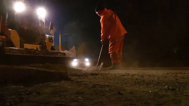 Работа фронтального погрузчика в ночное время смотреть онлайн