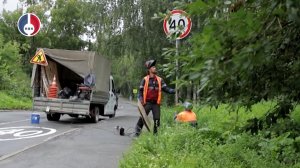 Дорожно-коммунальная служба чинит дорогу в Южном районе