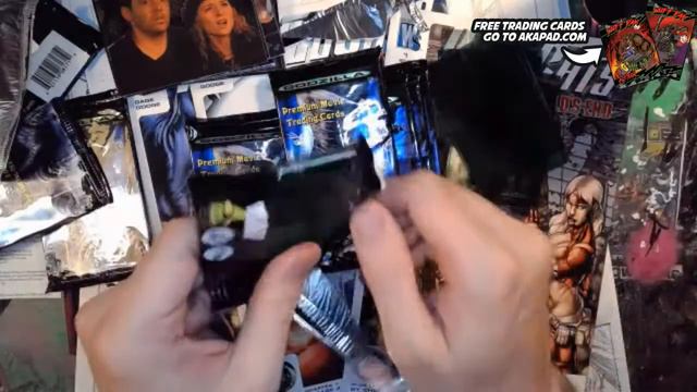 Cracking Open Godzilla '98 Trading Cards смотреть онлайн
