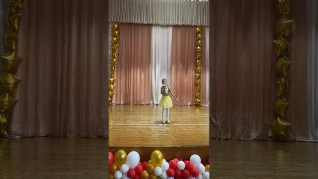 «Светит солнышко» поёт Файзрахманова Самира смотреть онлайн