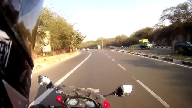 HONDA CBR 650F First Ride | This Is Love! смотреть онлайн