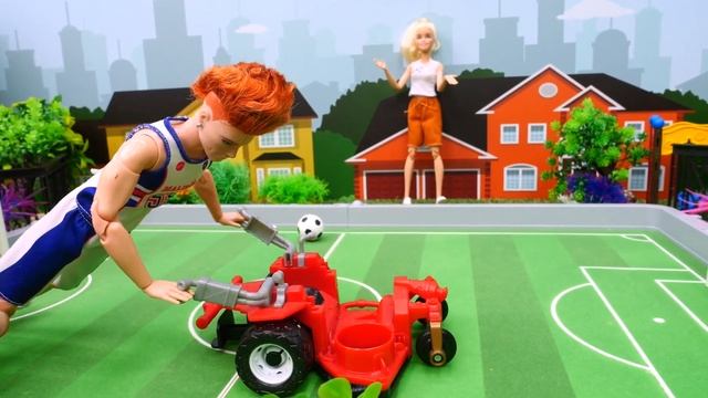 Футбольный спор — Куклы Барби в видео для девочек — Весёлые видео игры в куклы смотреть онлайн