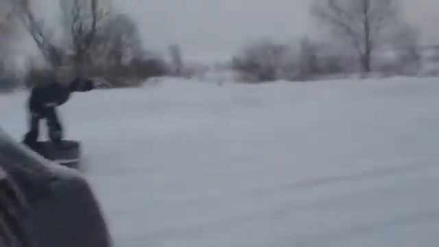 на капоте по льду))) смотреть онлайн