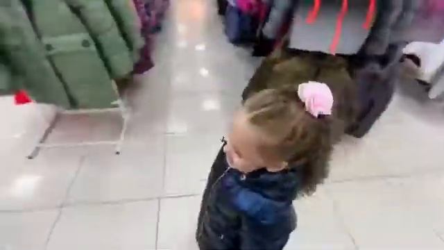 Пуховики и комбинезоны для детей от магазина "Радуга детства" смотреть онлайн