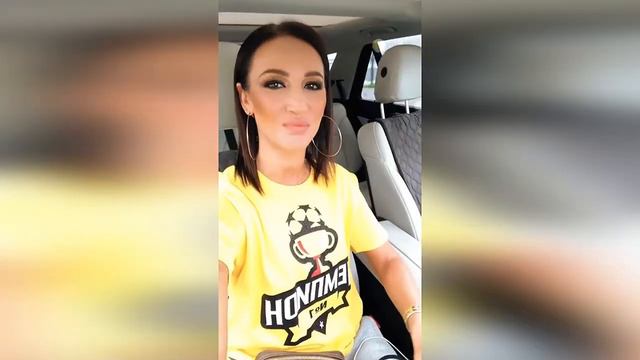 Бузова поет новую песню Чемпион в машине и кайфует смотреть онлайн