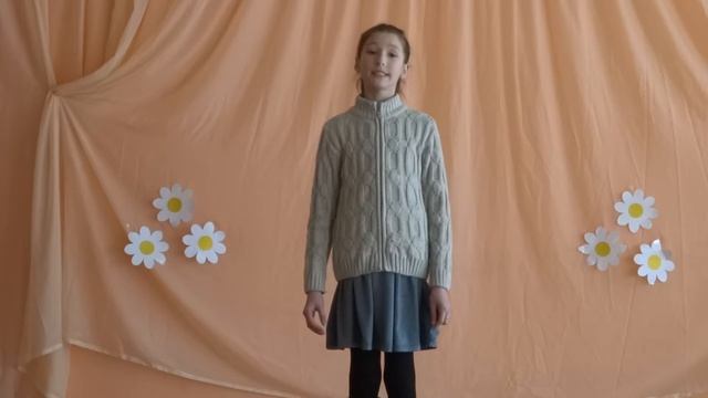 Яна Соловьева читает произведение «Весенняя гроза (Люблю грозу в начале мая…)» Ф. И. Тютчева смотреть онлайн