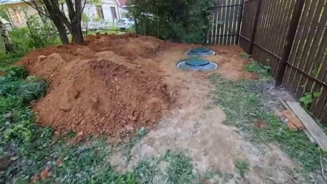 Выкопали колодец и установили двухкамерный септик для дома смотреть онлайн