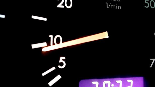 W202 Мотор111 обороты. Это нормально?