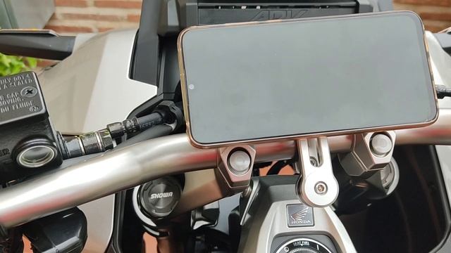 Funcionamiento de piñas y App RoadSync, en Honda ADV 350. смотреть онлайн