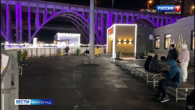 Первый ледовый каток открылся в Волгограде смотреть онлайн