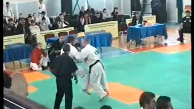 Allan Aldatov Vs Sergey Semyonov. Russian Far East Kyokushinkai Championship 2005