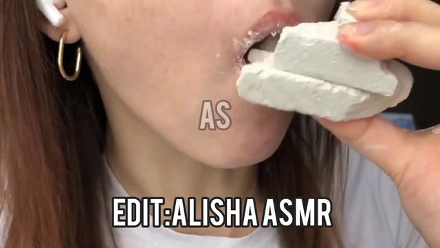 Хрустящий сухой мел/Dry crunchy chalk #мелоежка #мел #глина #хруст #asmr #crunch #chalk #clay #асмр смотреть онлайн
