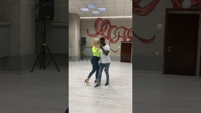 Pedro & Evgeniya Kizomba class 2021 смотреть онлайн