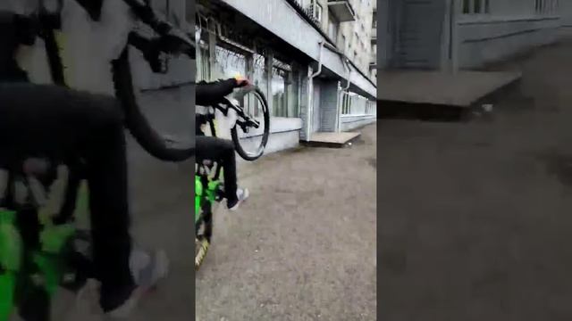 вилли #даунхилл #freeride #фрирайд #мишаняогородник #велосипед смотреть онлайн