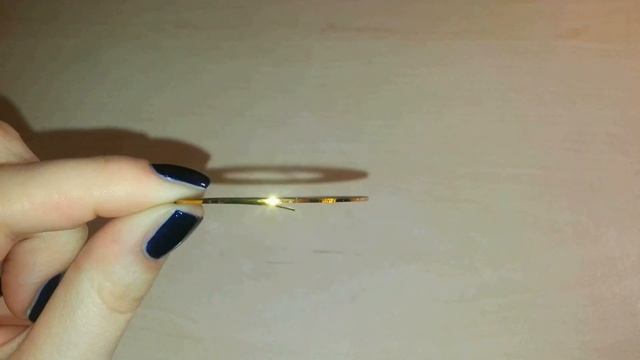 Golden stripes nails tutorial / Маникюр золотые полоски смотреть онлайн