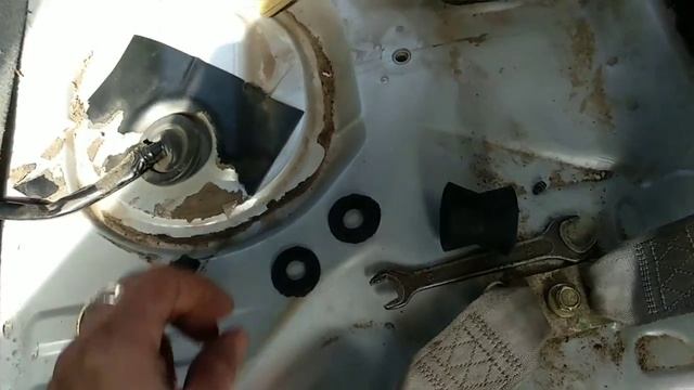 Убираем посторонние стуки с задней подвески Geely MK! смотреть онлайн