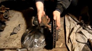 Разбираю переднюю подвеску Ford focus 1 для ремонта.