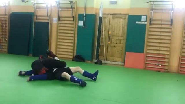 Серия ударов и проход в борьбу смотреть онлайн