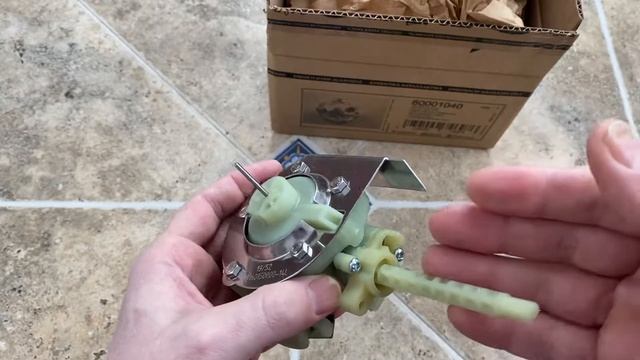 ? Узел гидравлический для колонки Аристон смотреть онлайн