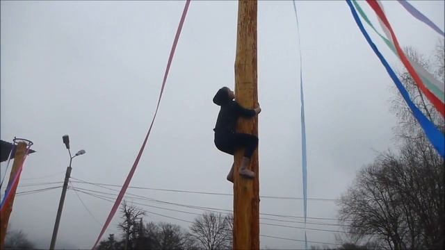 по столбу залезают дети смотреть онлайн