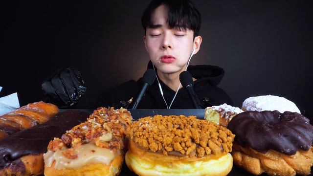 ASMR MUKBANG 랜디스 도넛 초코 디저트 빵 먹방 DONUTS & CHOCOLATE DESSERT 野球 ドーナツ デザート eating sounds モッパン смотреть онлайн
