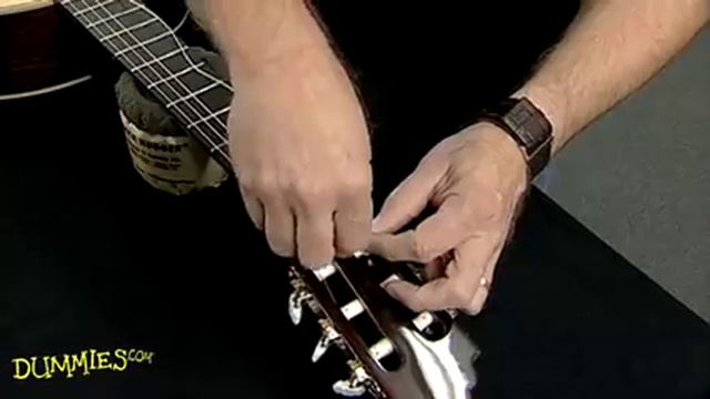 How to String a Nylon-String Guitar For Dummies смотреть онлайн