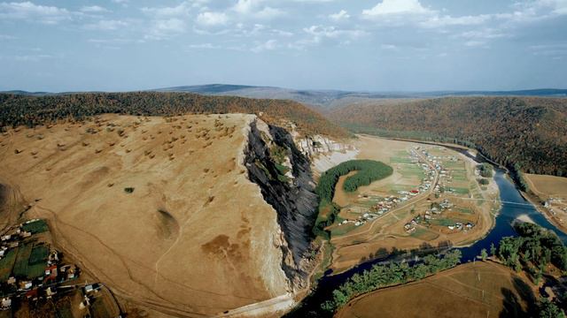Природа Башкортостана. Скала Уклы Кая. 4К | Ukly Kaya Rock, Bashkortostan, Russia, Nature. 4K смотреть онлайн