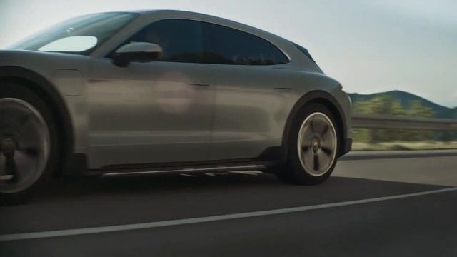 Новый Porsche Taycan Cross Turismo 2021 смотреть онлайн