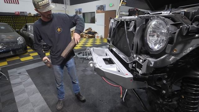 Complete Motobilt Overhaul on This Jeep Gladiator смотреть онлайн