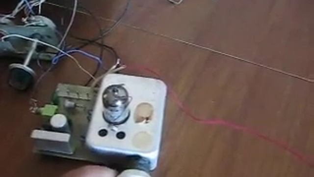 Трехламповый УКВ-радиоприемник. Продолжение смотреть онлайн